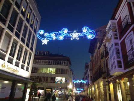 Palencia estrena iluminación navideña Palencia estrena iluminación navideña