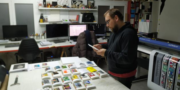 Santiago Torralba en su estudio. Santiago Torralba en su estudio.