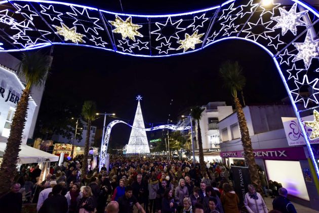 Turismo en la provinia de Málaga: Torremolinos inaugura la Navidad en la peatonalizada plaza Costa del Sol Turismo en la provinia de Málaga: Torremolinos inaugura la Navidad en la peatonalizada plaza Costa del Sol