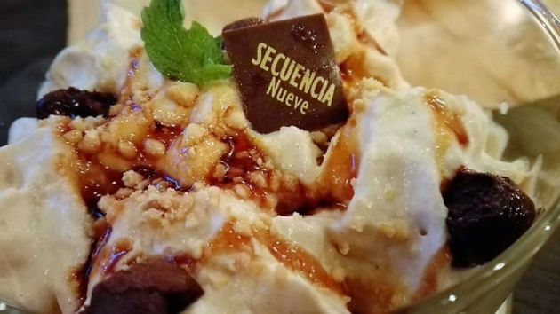 Espuma de turrón con trufitas de anís Espuma de turrón con trufitas de anís