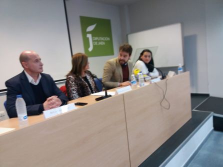 Momento de la intervención del alcalde de Bedmar y Garcíez, Juan Francisco Serrano Momento de la intervención del alcalde de Bedmar y Garcíez, Juan Francisco Serrano
