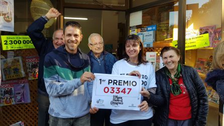 Un equipo del 061 se reparte más de 300.000 con un décimo del 'Gordo' Un equipo del 061 se reparte más de 300.000 con un décimo del 'Gordo'