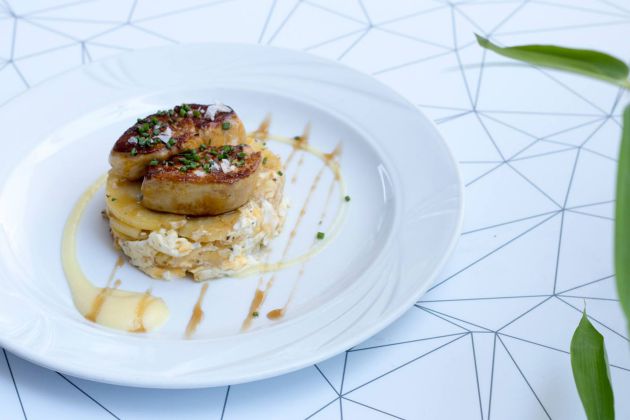 Foie a la plancha con huevos rotos Foie a la plancha con huevos rotos