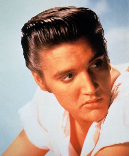 Elvis en una fotografía tomada en 1950. Elvis en una fotografía tomada en 1950.