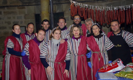 Cofrades de las Hermandad de la Oración en el Huerto y Ntro Padre Jesús de la Caída, encargados de la barra. Cofrades de las Hermandad de la Oración en el Huerto y Ntro Padre Jesús de la Caída, encargados de la barra.