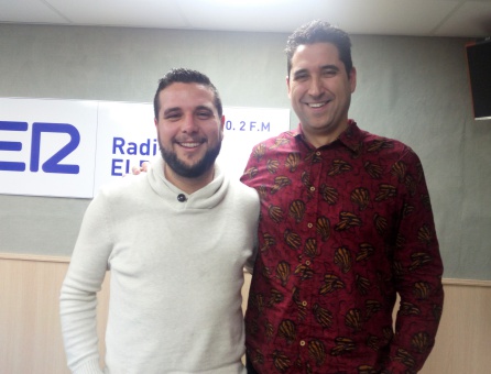 Antonio Lorente y Oscar Navarro en el estudio de Radio Elda Antonio Lorente y Oscar Navarro en el estudio de Radio Elda