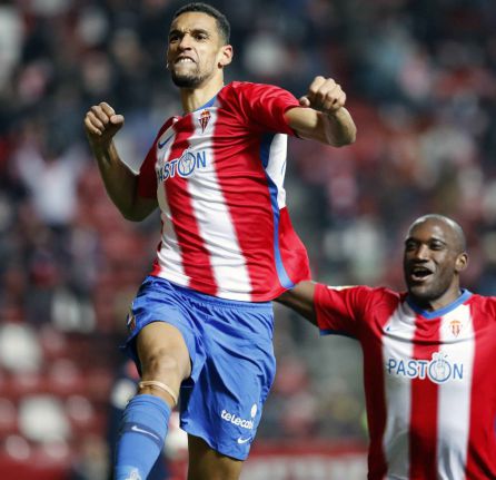 El delantero inglés del Sporting, Nick Blackman, celebra el segundo gol del equipo asturiano durante el encuentro correspondiente a la ida de los octavos de final de la Copa del Rey que han disputado esta noche frente al Valencia en estadio de El Molinón-Quini, en Gijón. El delantero inglés del Sporting, Nick Blackman, celebra el segundo gol del equipo asturiano durante el encuentro correspondiente a la ida de los octavos de final de la Copa del Rey que han disputado esta noche frente al Valencia en estadio de El Molinón-Quini, en Gijón.