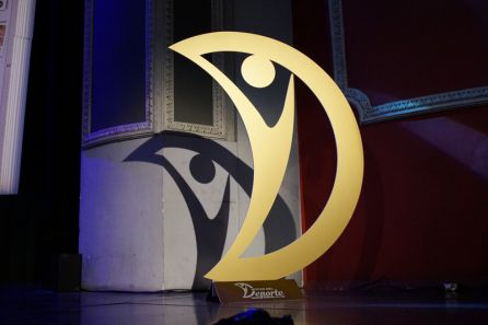 La VI Noche del Deporte Eldense premia el esfuerzo de los deportistas locales La VI Noche del Deporte Eldense premia el esfuerzo de los deportistas locales