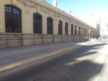 Un tramo de la acera de la calle Alicante ha ganado en anchura para la futura instalación de una marquesina de la EMT Un tramo de la acera de la calle Alicante ha ganado en anchura para la futura instalación de una marquesina de la EMT
