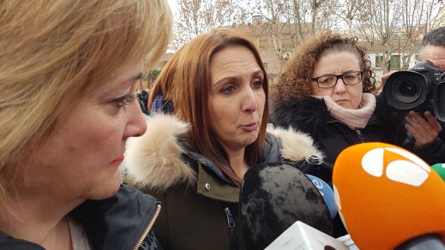 Concentraciones en Alovera y Villanueva de la Torre en repulsa por el asesinato de una joven en Meco: Mucho dolor y rabia por el asesinato de Miriam Concentraciones en Alovera y Villanueva de la Torre en repulsa por el asesinato de una joven en Meco: Mucho dolor y rabia por el asesinato de Miriam