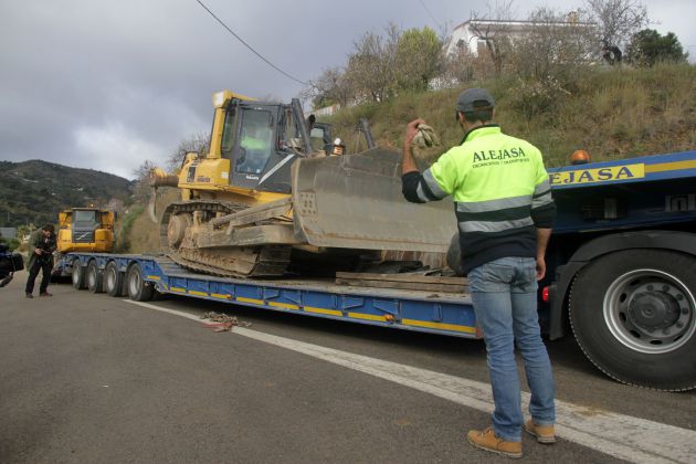 Máquinas salen de Totalán excavadoras participando labores rescate Julen Máquinas salen de Totalán excavadoras participando labores rescate Julen