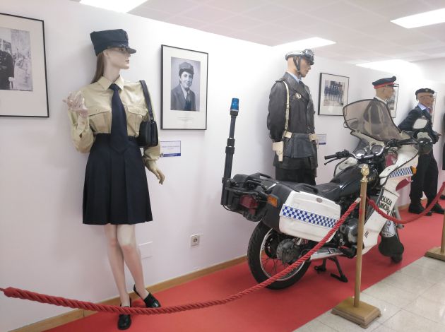 En el Museo se pueden ver los uniformes de la época, incluido el que llevaban las primeras mujeres policías que accedieron en 1972 En el Museo se pueden ver los uniformes de la época, incluido el que llevaban las primeras mujeres policías que accedieron en 1972