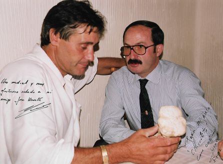 Luis Ocaña, uno de los distinguidos con el Tormo, junto a Joaquín Racionero. Luis Ocaña, uno de los distinguidos con el Tormo, junto a Joaquín Racionero.