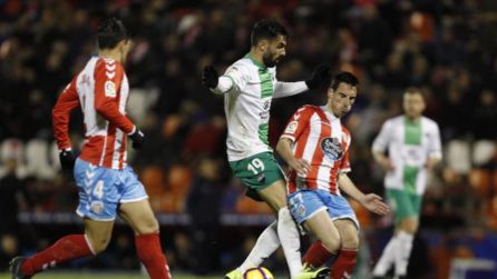 San Emeterio (17) y Enric Gallego (19) en el reciente Lugo-Extremadura San Emeterio (17) y Enric Gallego (19) en el reciente Lugo-Extremadura