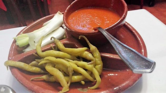 Tomate triturado con comino, guindillas y cebolleta Tomate triturado con comino, guindillas y cebolleta