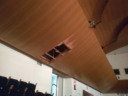 El Palau de la Música afrontará en agosto la substitución de las conchas acústicas afectadas por la lluvia El Palau de la Música afrontará en agosto la substitución de las conchas acústicas afectadas por la lluvia