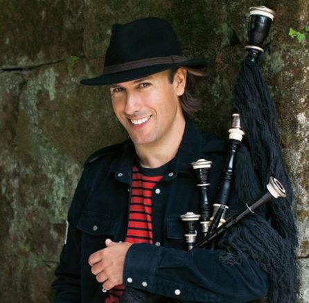 Carlos Núñez vuelve a Cuenca con la Hermandad de los Celtas Carlos Núñez vuelve a Cuenca con la Hermandad de los Celtas
