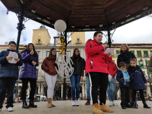 Lectura de una manifiesto en la Plaza Mayor Lectura de una manifiesto en la Plaza Mayor