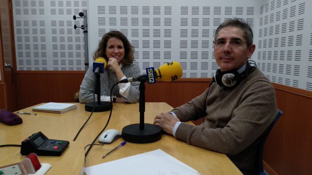 Ana Moreno, responsable de Comunicación del Palacio de Congresos y Juan Salado, adjudicatario, durante la entrevista Ana Moreno, responsable de Comunicación del Palacio de Congresos y Juan Salado, adjudicatario, durante la entrevista