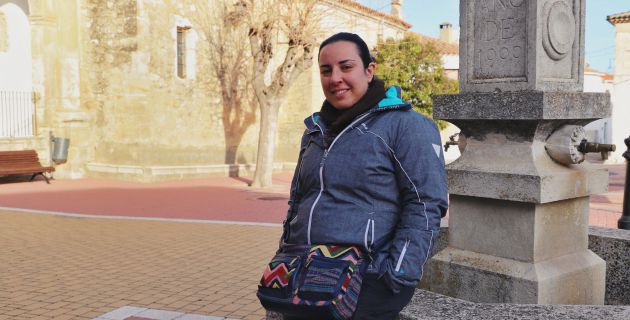 Virginia se vino desde Valencia al quedarse sin trabajo y ahora trabaja en la resina. Virginia se vino desde Valencia al quedarse sin trabajo y ahora trabaja en la resina.
