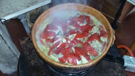 Un buen Bacalao a La Taberna se hace a fuego lento como se ve en la imagen. Un buen Bacalao a La Taberna se hace a fuego lento como se ve en la imagen.