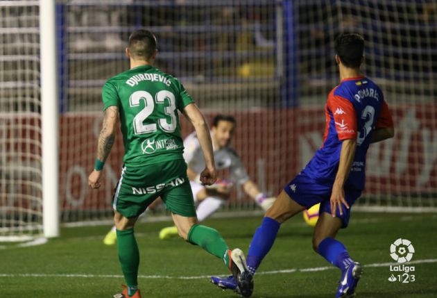 La fortuna y la racha de Djurdjevic reenganchan al Sporting La fortuna y la racha de Djurdjevic reenganchan al Sporting