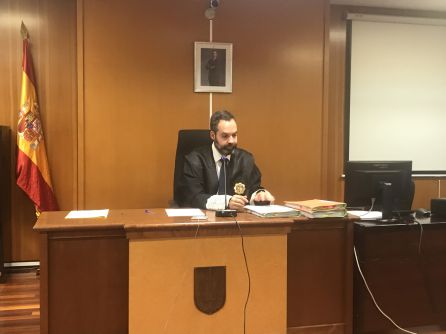Aplazado el juicio por prevaricación y delito electoral contra el exalcalde de Candín Aplazado el juicio por prevaricación y delito electoral contra el exalcalde de Candín