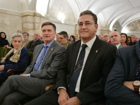 El director general de Bioammo Enrique López Pozas (d) junto al presidente de la Diputación Francisco Vázquez El director general de Bioammo Enrique López Pozas (d) junto al presidente de la Diputación Francisco Vázquez