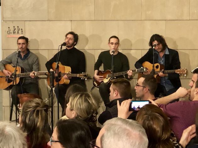 Àngels Barceló y su equipo de Hora 25 desde el IVAM Àngels Barceló y su equipo de Hora 25 desde el IVAM