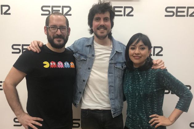 Elías Serra, 'flanqueado' por Álvaro y Angie Elías Serra, 'flanqueado' por Álvaro y Angie