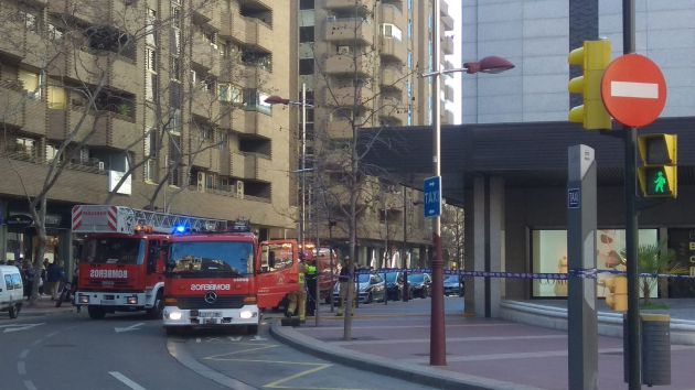 Corte al tráfico y unidades de bomberos en el Paseo de Las Damas Corte al tráfico y unidades de bomberos en el Paseo de Las Damas