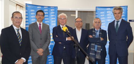 De izquierda a derecha, José Carlos Herreros, director de la Red de Emisoras; Félix Amaya, nuevo director de la Cadena SER en Castilla-La Mancha; Daniel Gavela, director general de la Cadena SER; Ángel Calamardo, ex director regional; Domingo Díaz de Mera e Ignacio Soto, director general de Gestión De izquierda a derecha, José Carlos Herreros, director de la Red de Emisoras; Félix Amaya, nuevo director de la Cadena SER en Castilla-La Mancha; Daniel Gavela, director general de la Cadena SER; Ángel Calamardo, ex director regional; Domingo Díaz de Mera e Ignacio Soto, director general de Gestión