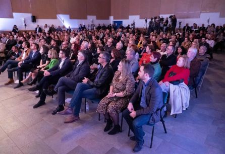 Público asistente a la presentación. Público asistente a la presentación.