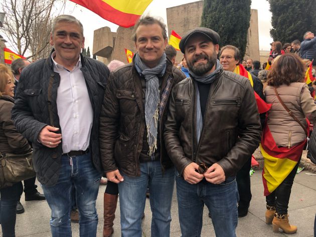 Unos 1.500 murcianos acuden a la manifestación contra Pedro Sánchez en Madrid Unos 1.500 murcianos acuden a la manifestación contra Pedro Sánchez en Madrid