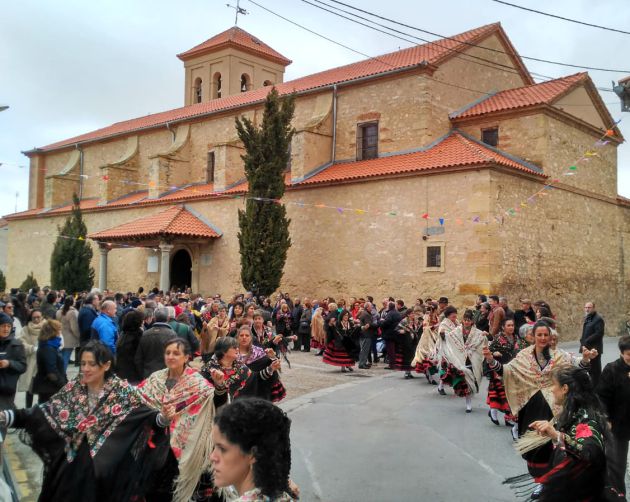 Inicio de la procesión de Santa Águeda en Zamarramala (Segovia) Inicio de la procesión de Santa Águeda en Zamarramala (Segovia)