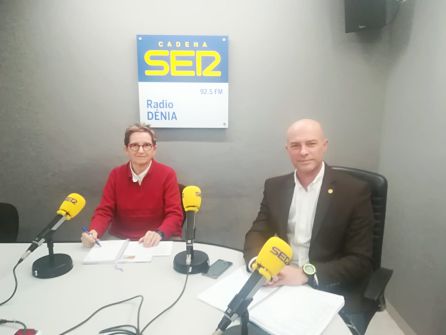 El director del Hospital de La Pedrera, Jaume Morera, y la enfermera del SAIP, María Dolores Marco, en la entrevista en Radio Dénia Cadena SER. El director del Hospital de La Pedrera, Jaume Morera, y la enfermera del SAIP, María Dolores Marco, en la entrevista en Radio Dénia Cadena SER.