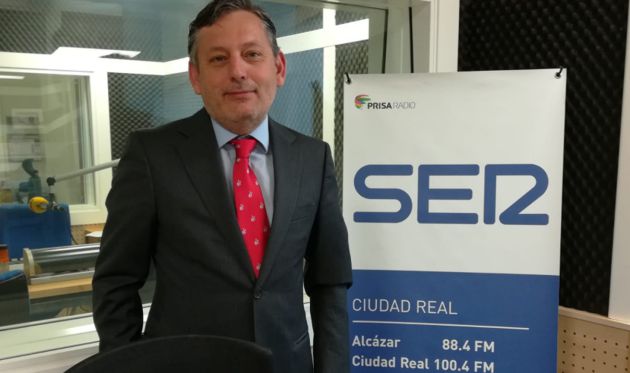 Enrique Moreno, asesor ejecutivo de Skydweller en los estudios de SER Ciudad Real Enrique Moreno, asesor ejecutivo de Skydweller en los estudios de SER Ciudad Real