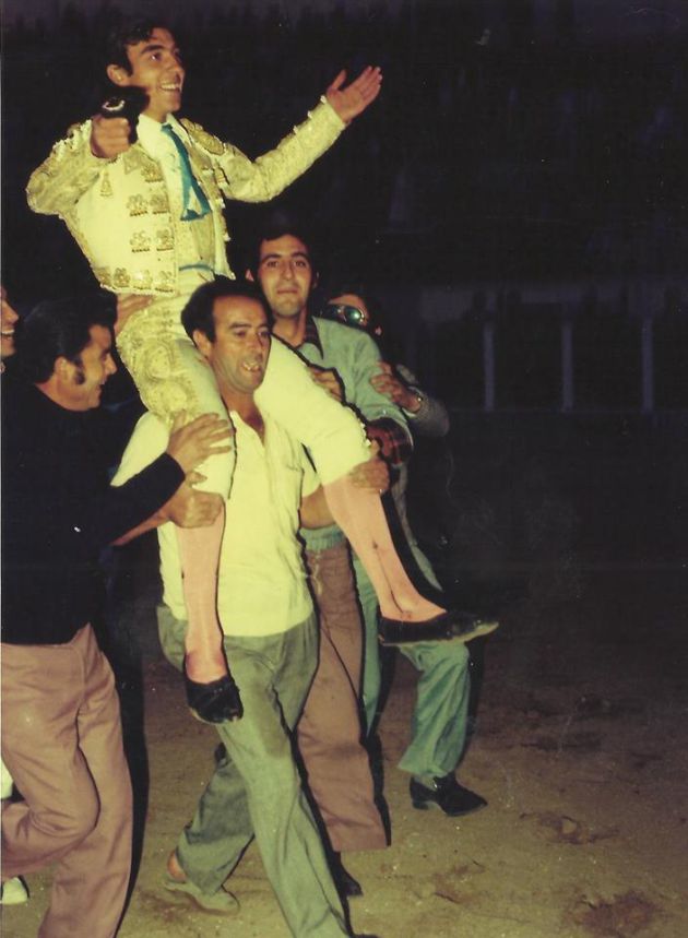 Historietas de Guadalajara: 'El Ruso', un peculiar vendedor de pipas y refrescos: 'El Ruso', un peculiar vendedor de pipas y refrescos Historietas de Guadalajara: 'El Ruso', un peculiar vendedor de pipas y refrescos: 'El Ruso', un peculiar vendedor de pipas y refrescos