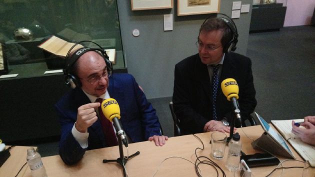 El presidente de Aragón, Javier Lambán, y el escritor Javier Sierra El presidente de Aragón, Javier Lambán, y el escritor Javier Sierra