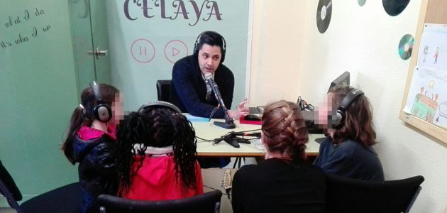 Conexión en directo con Onda Celaya, la radio del Colegio Público Gabriel Celaya de Móstoles Conexión en directo con Onda Celaya, la radio del Colegio Público Gabriel Celaya de Móstoles