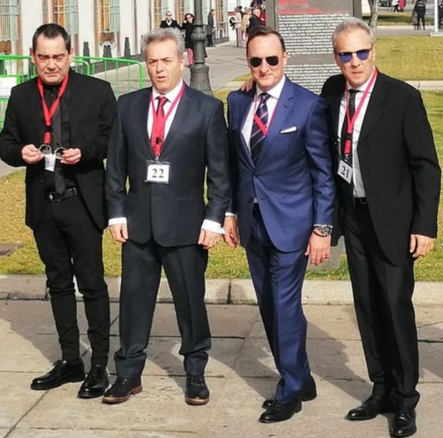 Hombres G, en su llegada a la Iglesia de la Merced. Hombres G, en su llegada a la Iglesia de la Merced.