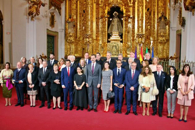 Foto de familia en los premios. Foto de familia en los premios.
