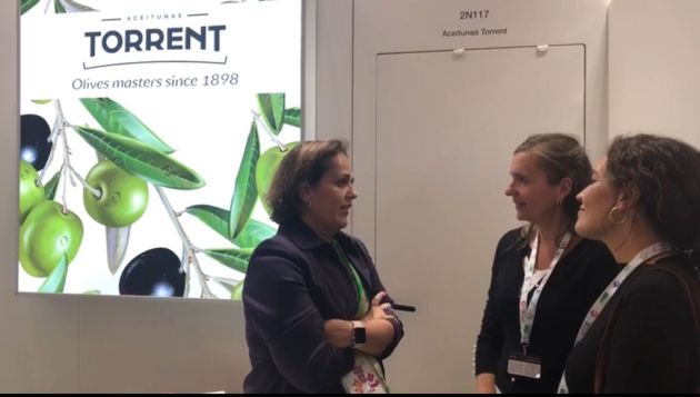 Blanca Torrent en su labor diaria como directora general de su empresa dedicada a la aceituna de mesa Blanca Torrent en su labor diaria como directora general de su empresa dedicada a la aceituna de mesa