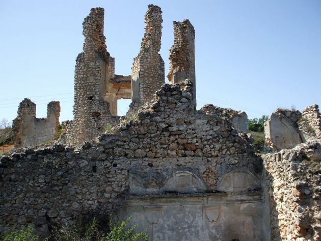 Imagen de las ruinas del monasterio de La Salceda. Imagen de las ruinas del monasterio de La Salceda.