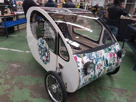 "Evovelo Mö", triciclo eléctrico y solar que se fabrica en Santana Motor. "Evovelo Mö", triciclo eléctrico y solar que se fabrica en Santana Motor.