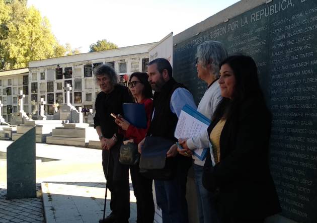 Miembros de los colectivos memorialistas que buscan a Renée Lafont Miembros de los colectivos memorialistas que buscan a Renée Lafont