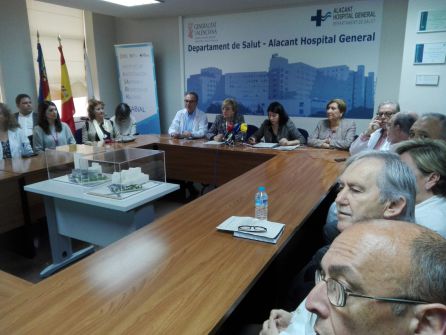 La consellera Ana Barceló, durante la presentación del proyecto de ampliación de Urgencias del Hospital General de Alicante. La consellera Ana Barceló, durante la presentación del proyecto de ampliación de Urgencias del Hospital General de Alicante.