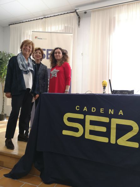 Concha y Marisa Calzada con María Gutiérrez. Concha y Marisa Calzada con María Gutiérrez.