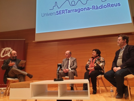 Francesc Xavier Grau, Maria José Figueras i Santiago Castellà, a la taula-debat moderada per Oriol Aymí. Francesc Xavier Grau, Maria José Figueras i Santiago Castellà, a la taula-debat moderada per Oriol Aymí.