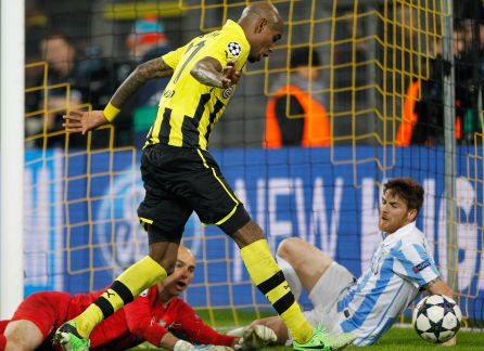Los hoy azulones Antunes (a la derecha en la imagen) y Portillo sufrieron la dolorosa eliminación del Málaga CF en Dortumund. Los hoy azulones Antunes (a la derecha en la imagen) y Portillo sufrieron la dolorosa eliminación del Málaga CF en Dortumund.